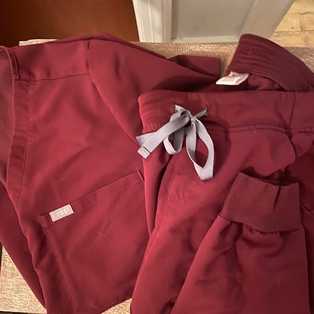 Maroon size medium fig set